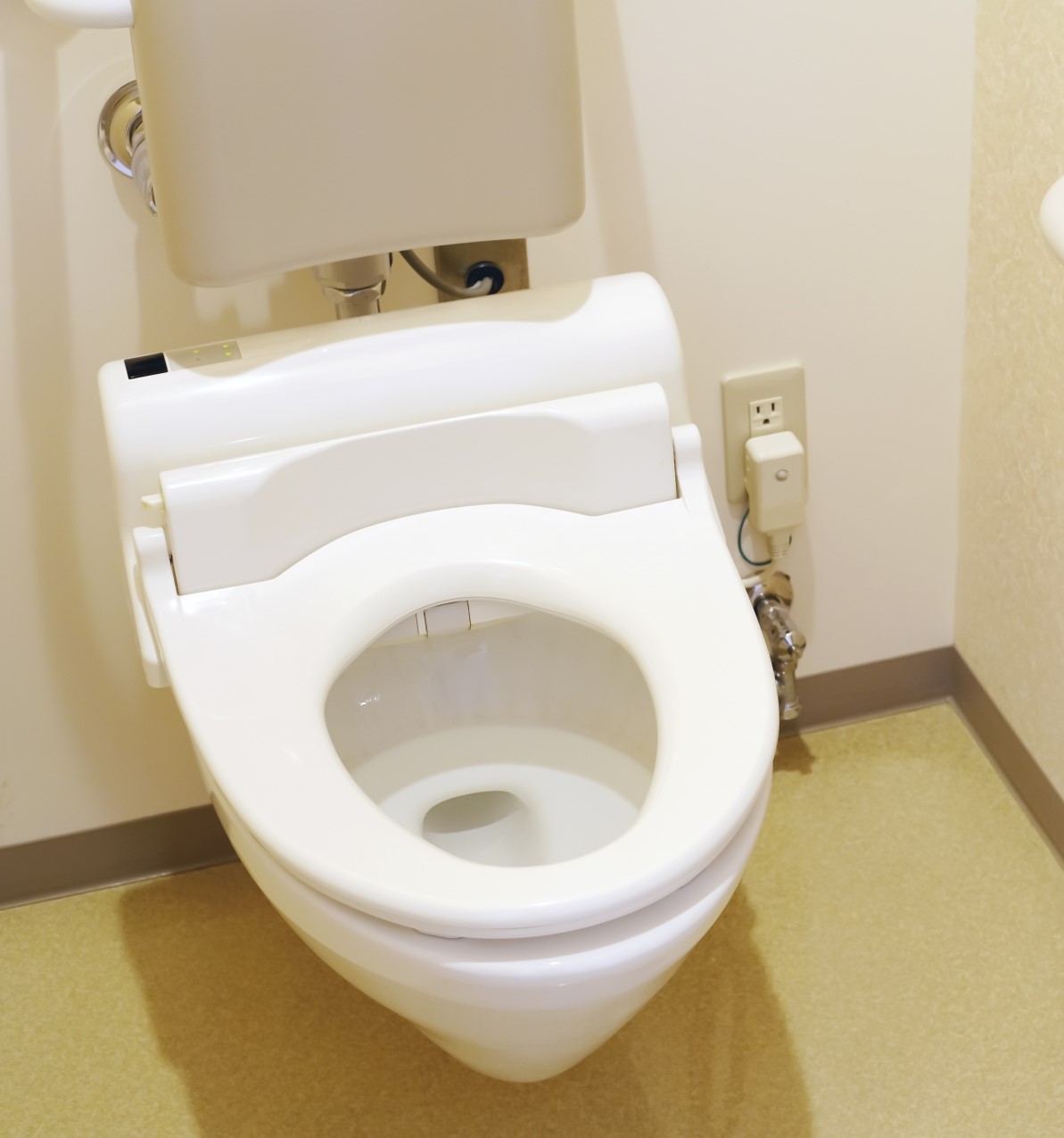 多摩地区でトイレのオーバーフロー管が折れた対処法と業者修理 多摩水道修理サービス